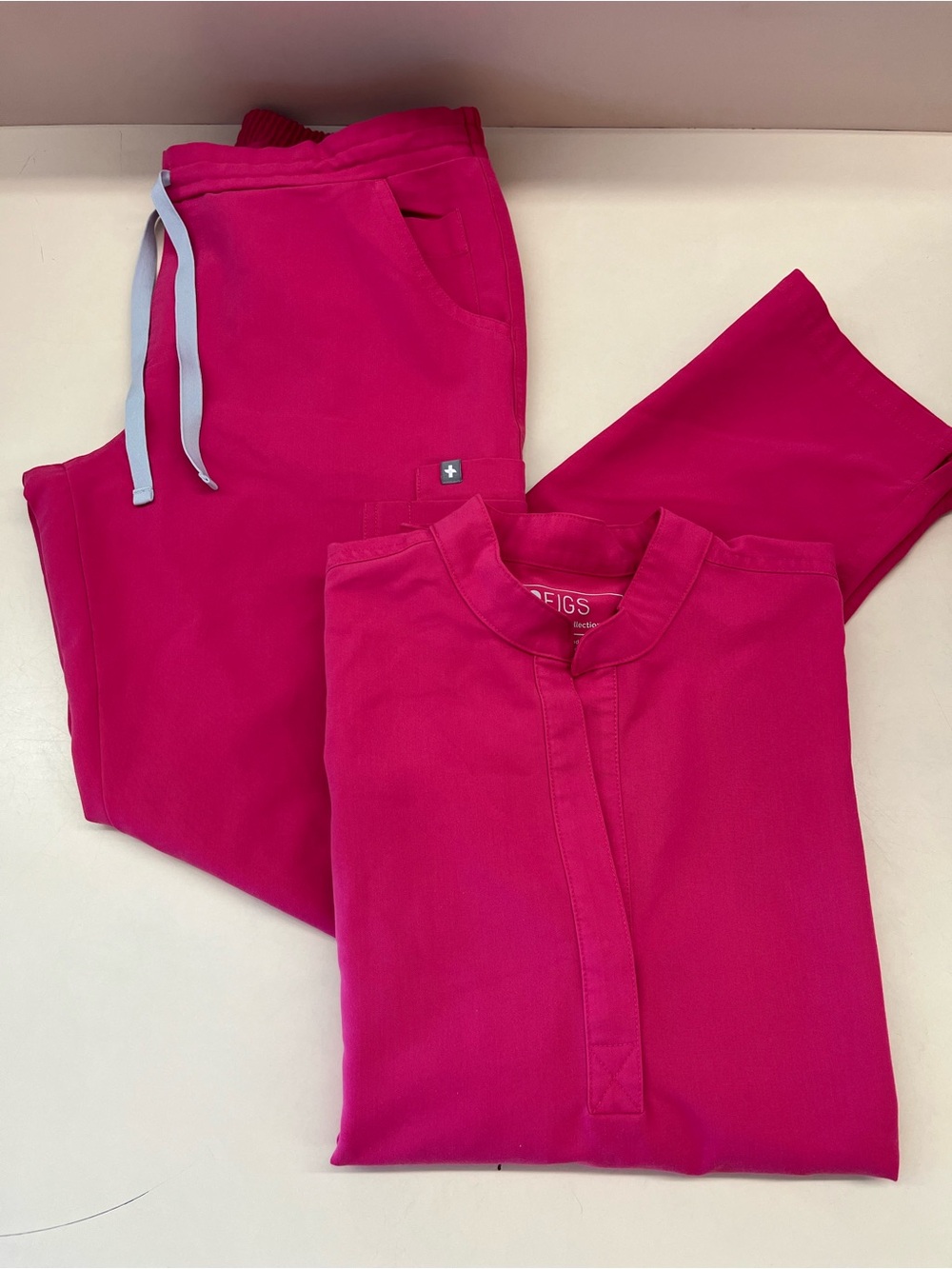 FIGS Scrub Set Shocking Pink Small